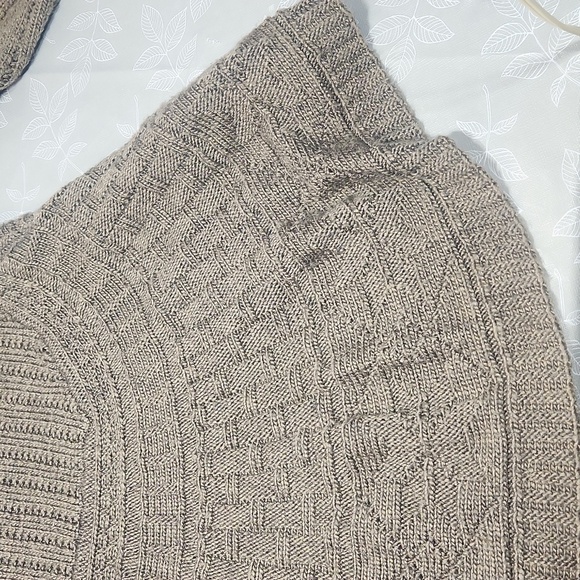 ESHA Cardigan - Picture 6 of 7